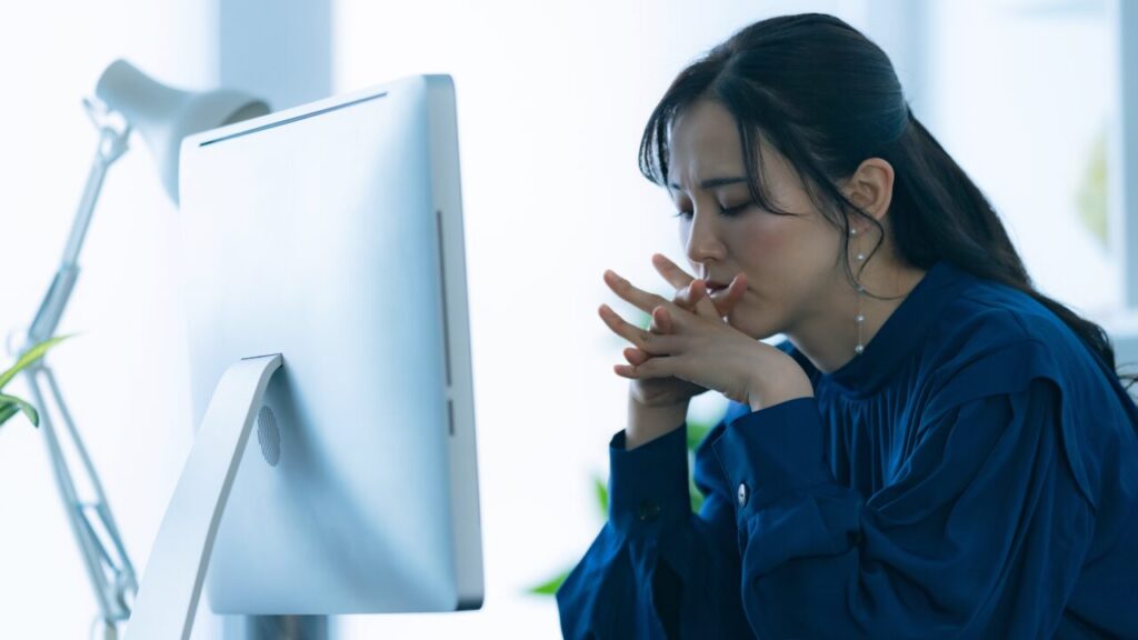 採用に悩む女性